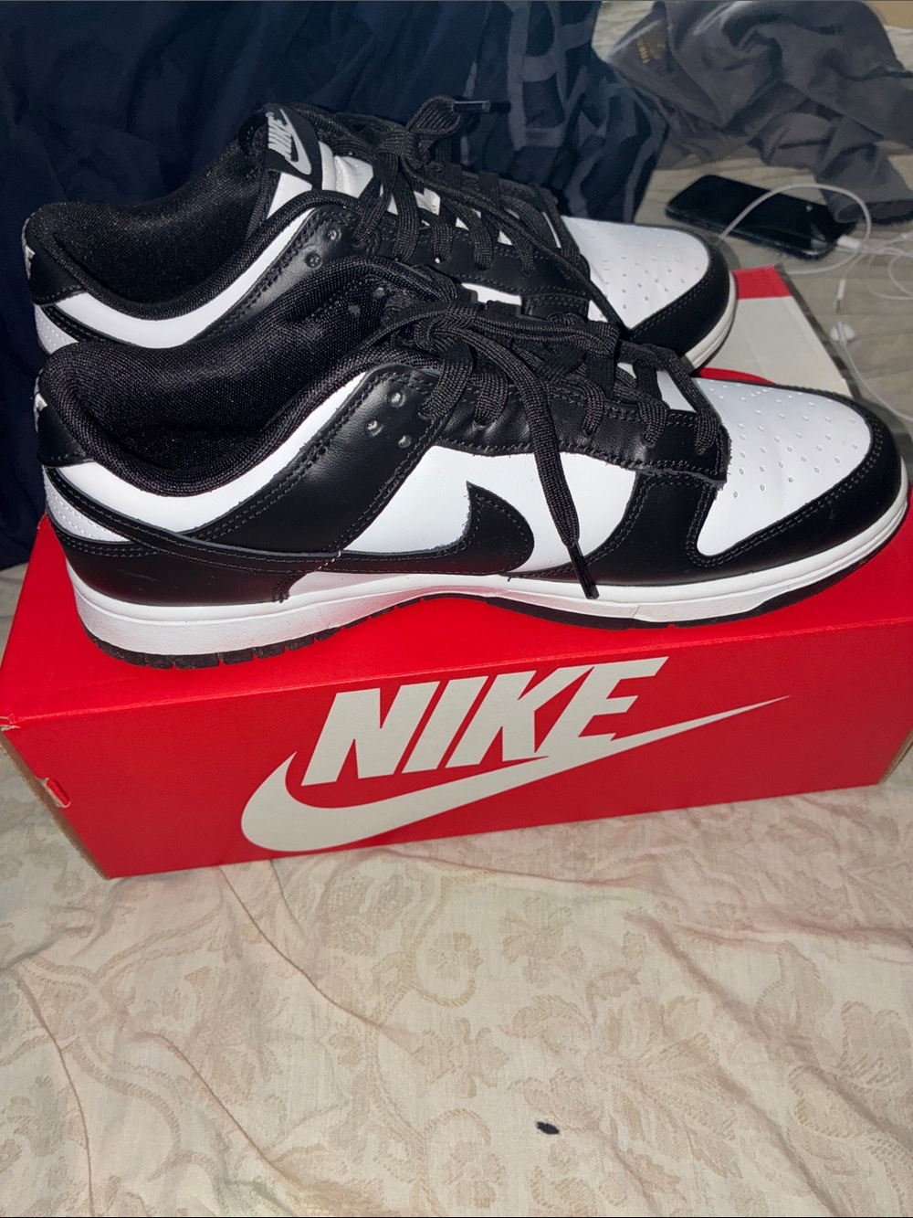 Nike Black & White Low-Top Sneakers - Men's